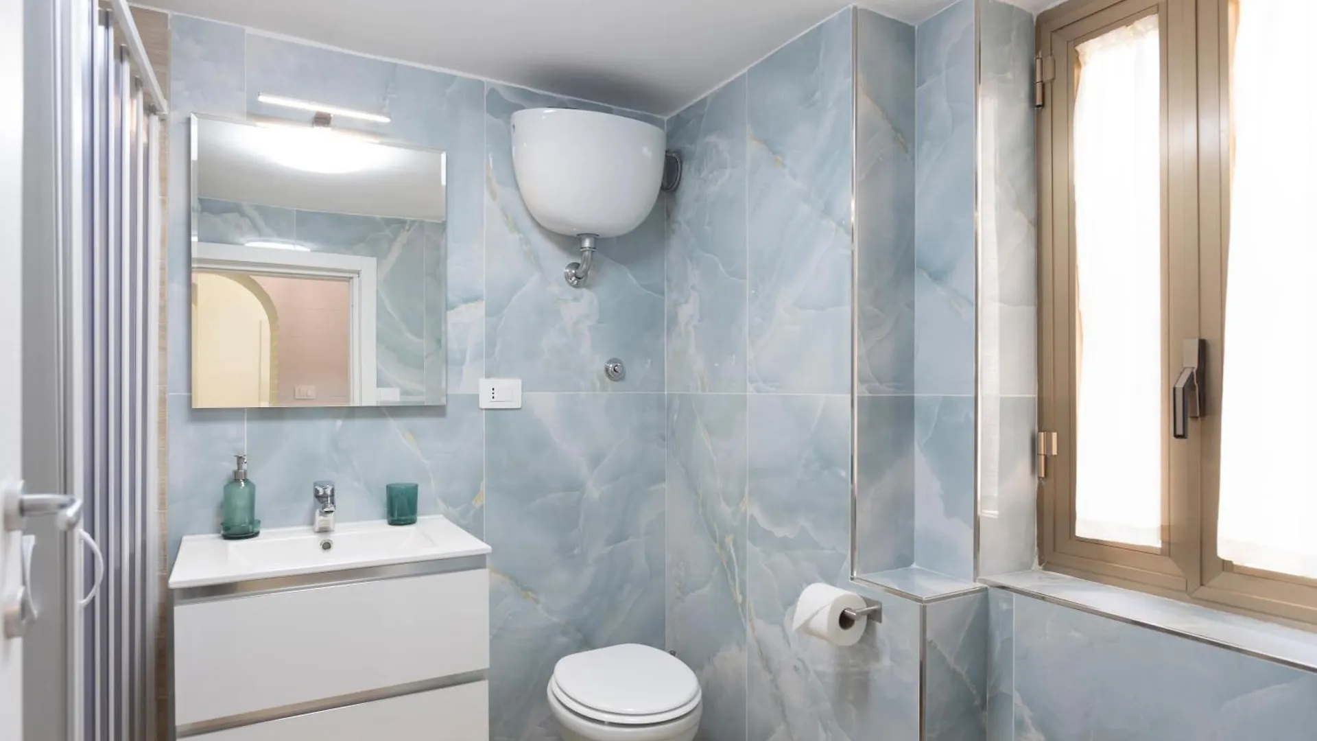 Apartment Seventeen Home Neapel