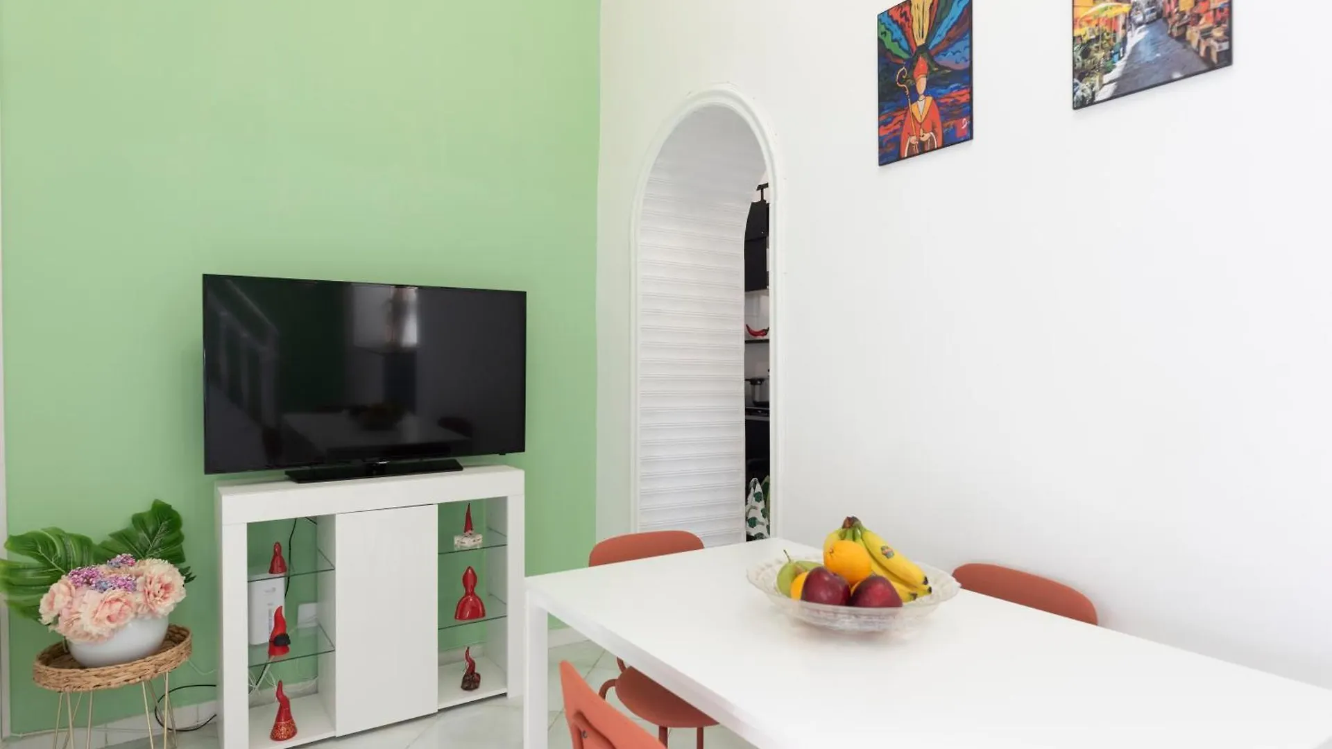 Seventeen Home Naples Apartment