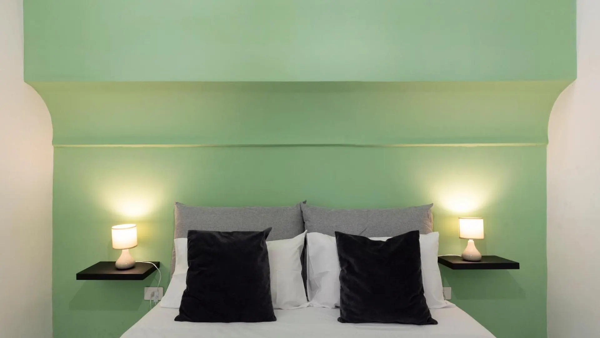 Apartment Seventeen Home Naples Italy